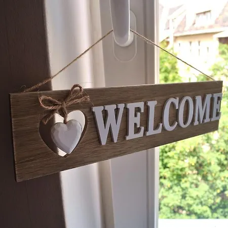 بيت شباب Happy House *