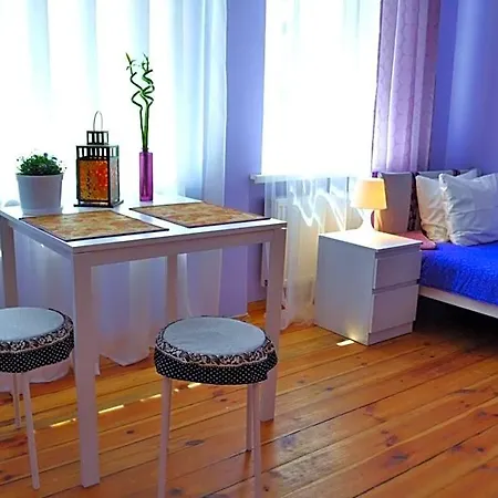 بيت شباب Happy House بوزنان