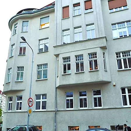 Happy House بيت شباب بوزنان